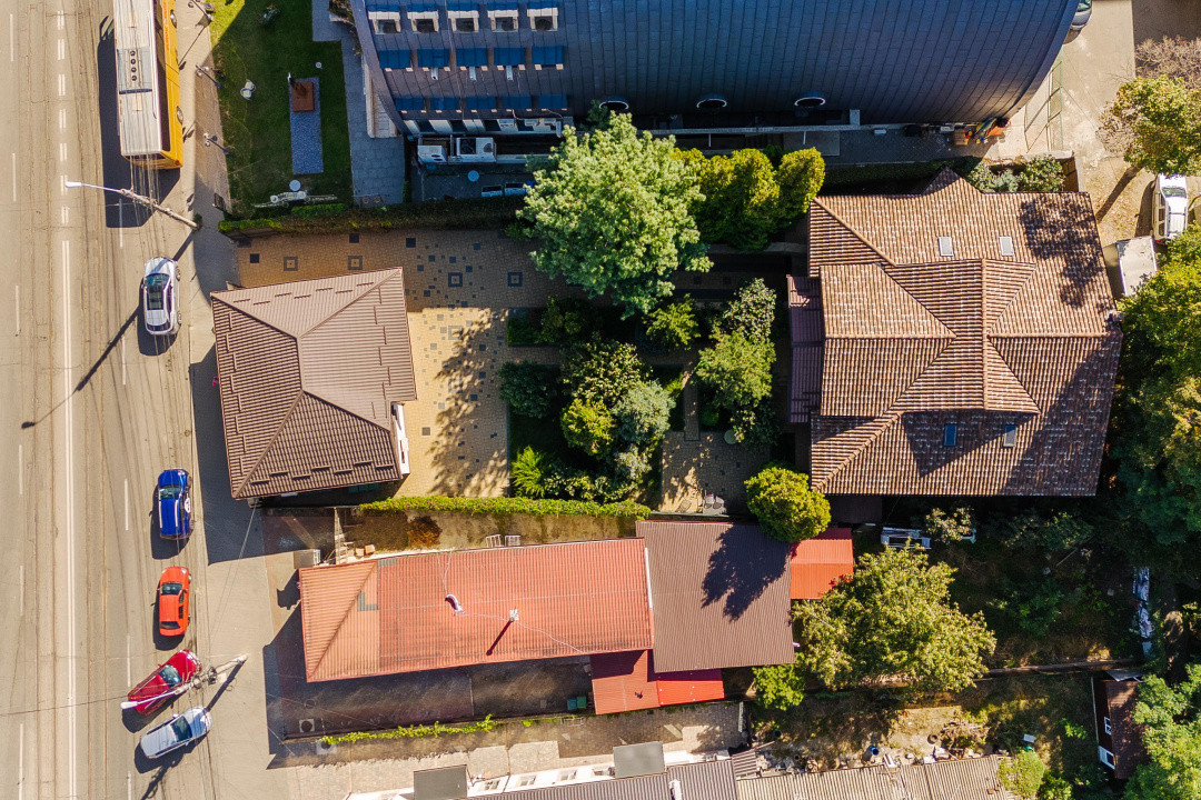 Vilă Grandioasă 650 mp+Spațiu Comercial 110 mp Tătărași Teren 968 mp