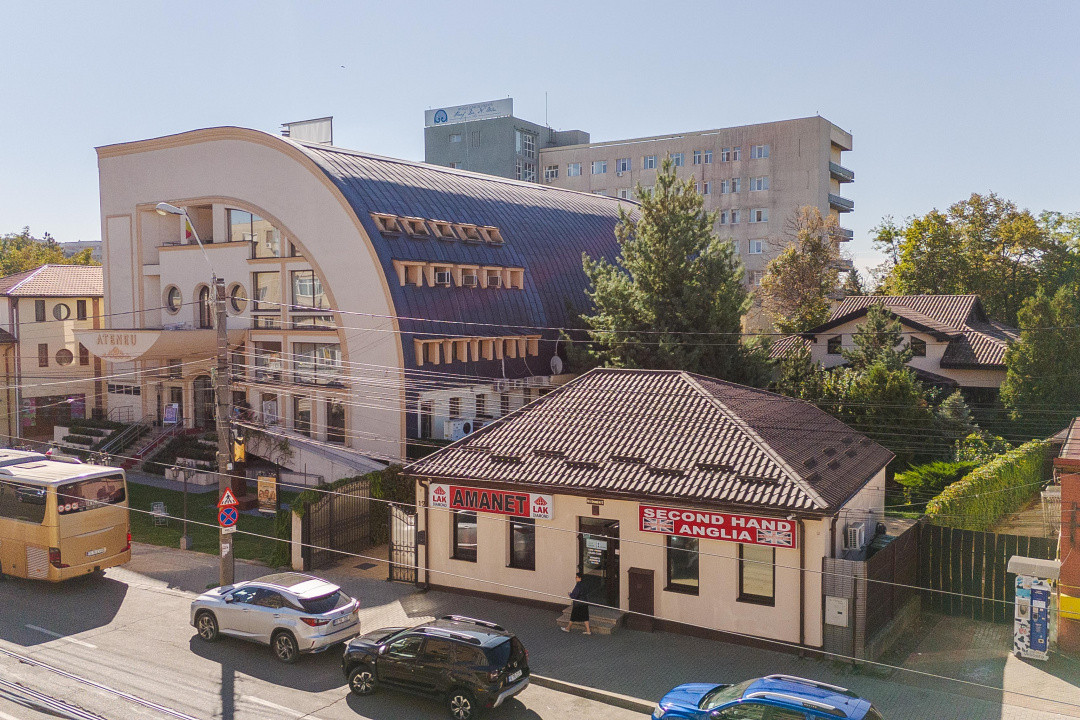 Vilă Grandioasă 650 mp+Spațiu Comercial 110 mp Tătărași Teren 968 mp