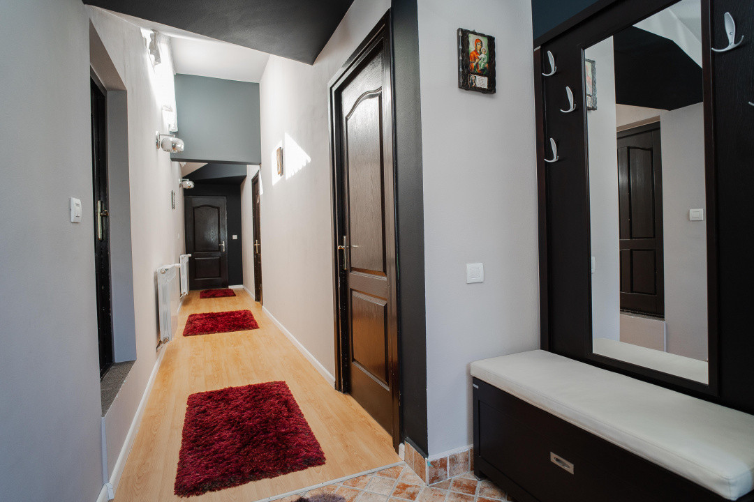 Vilă Grandioasă 650 mp+Spațiu Comercial 110 mp Tătărași Teren 968 mp