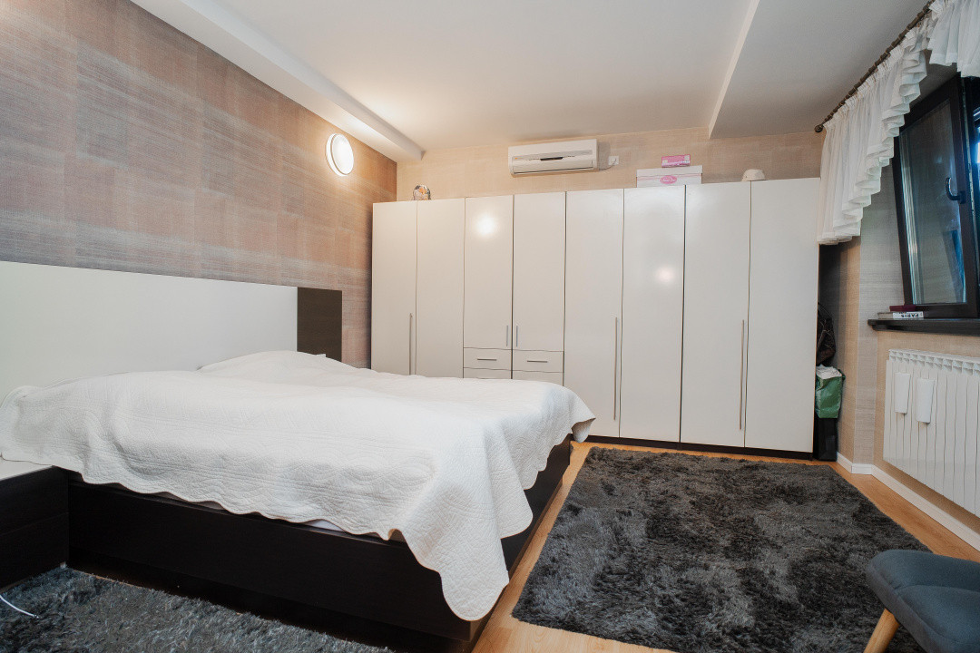 Vilă Grandioasă 650 mp+Spațiu Comercial 110 mp Tătărași Teren 968 mp