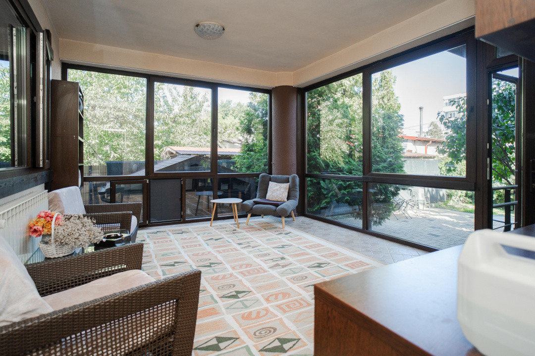 Vilă Grandioasă 650 mp+Spațiu Comercial 110 mp Tătărași Teren 968 mp