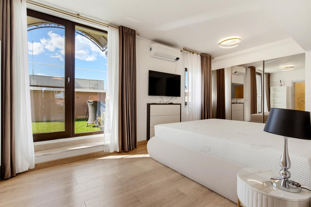 Vânzare Penthouse 3 Camere 2 Băi Newton Tătărași 168 mp READY TO MOVE